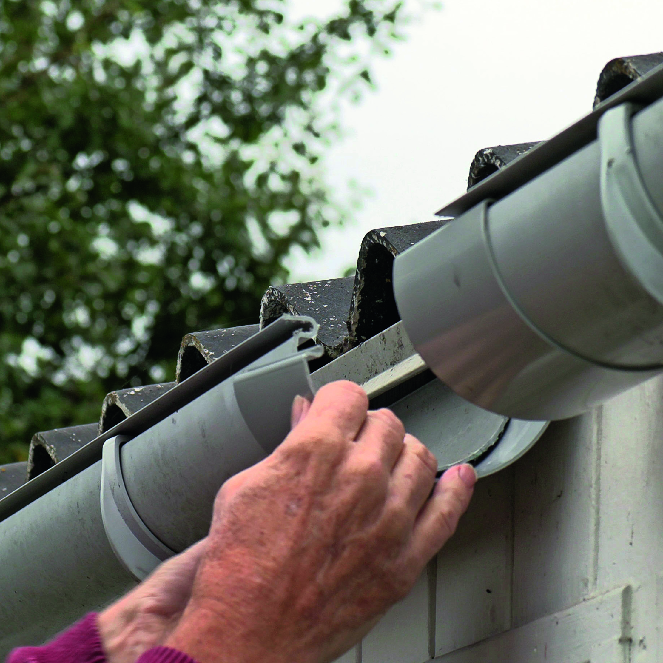 Reparasjon av hull i takrenne