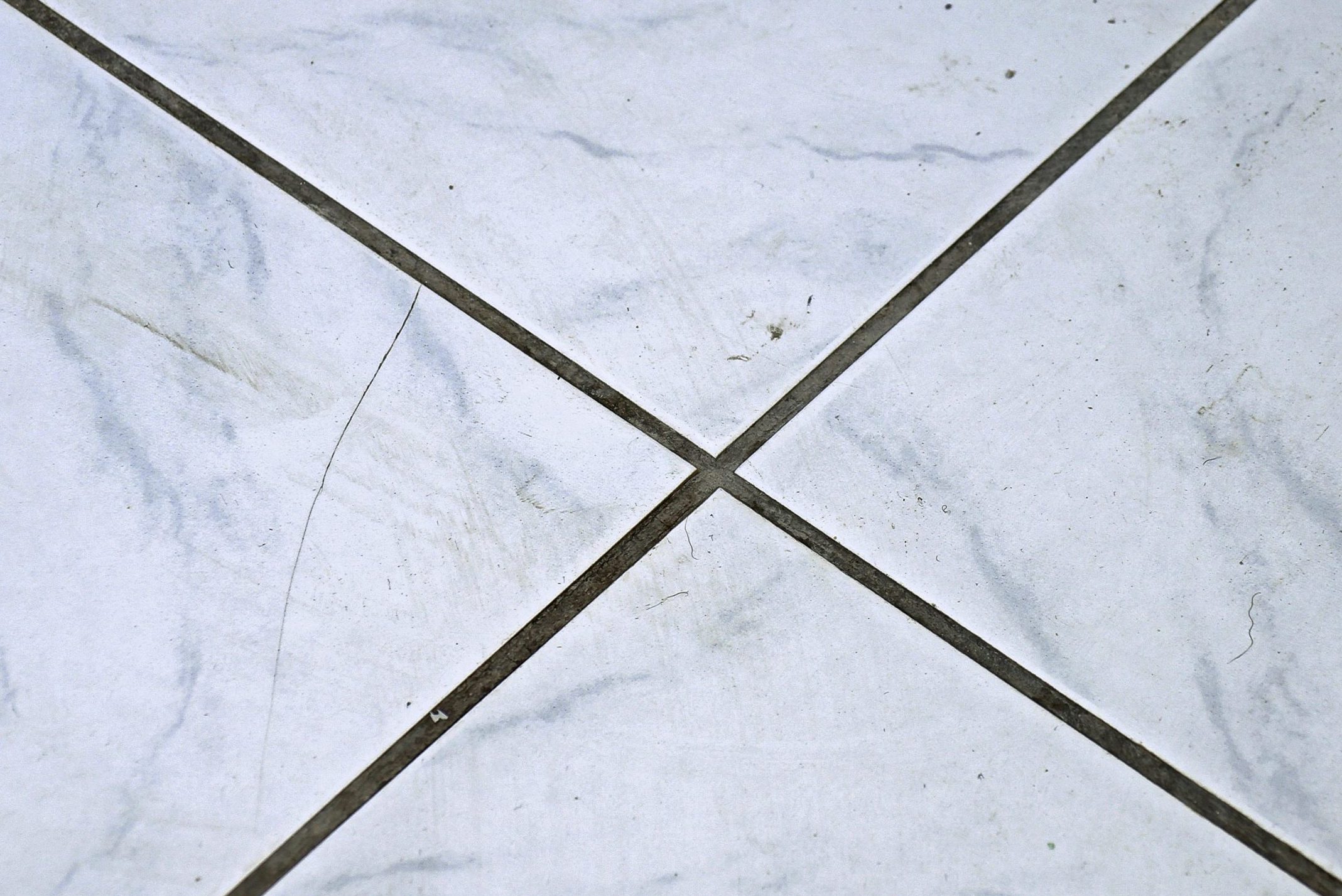 Fuge makeup_Kuluneet saumat