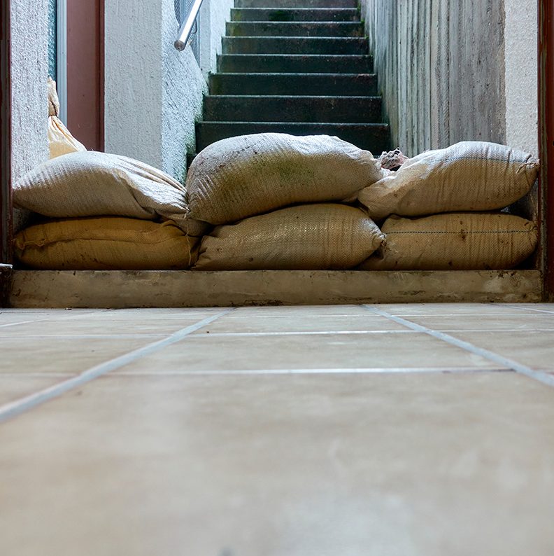 Sikring mod skybrud med sandsække