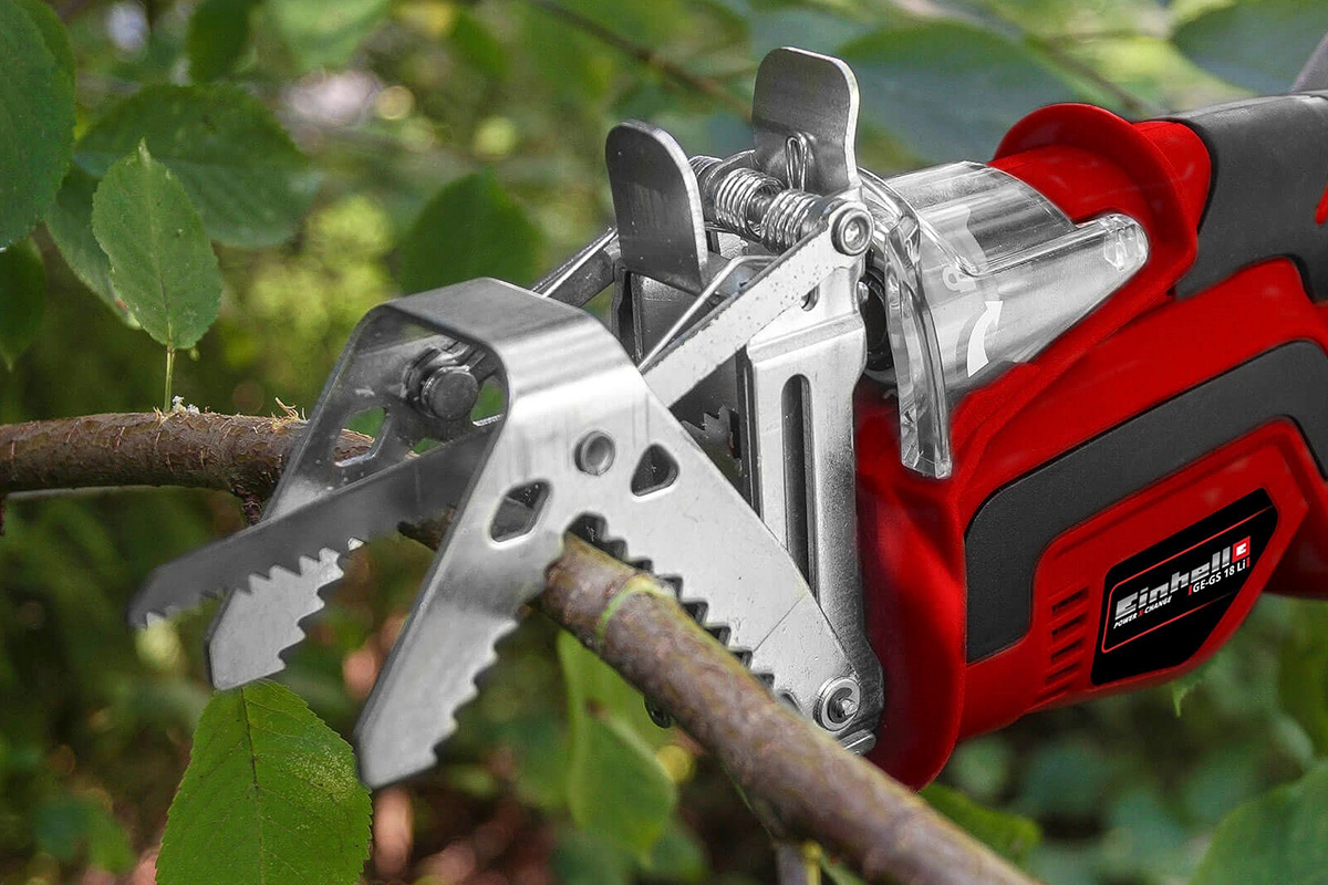 Stiksaven til haven hopper og danser