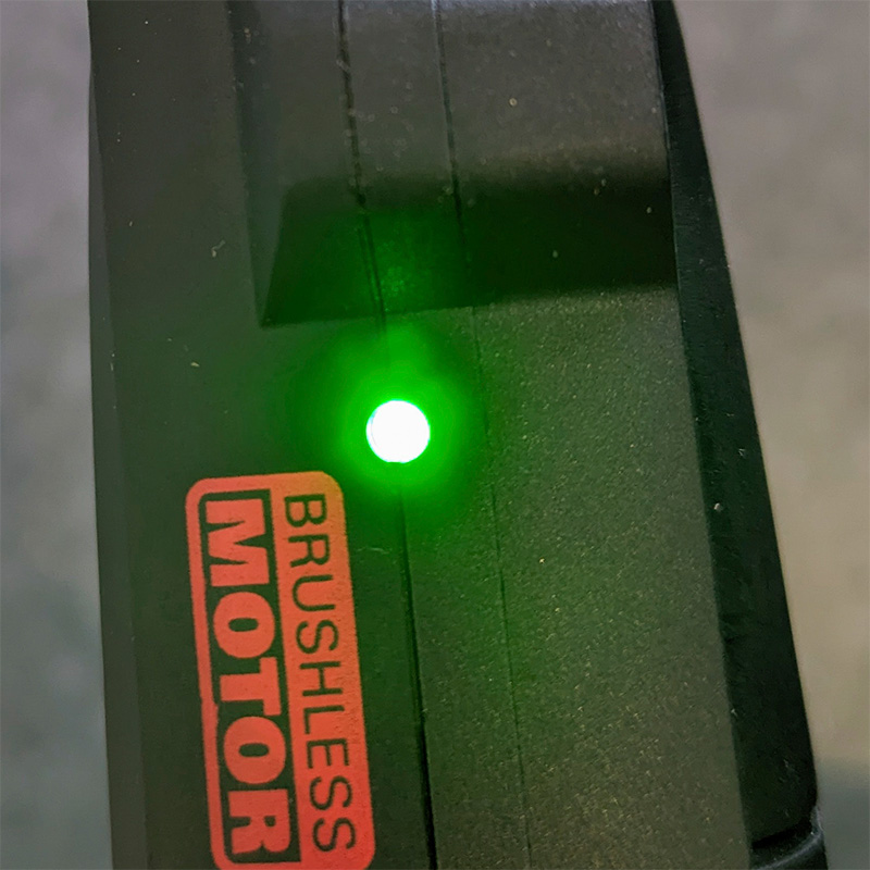 WORX WG330E GRENSAKS PÅ BATTERI