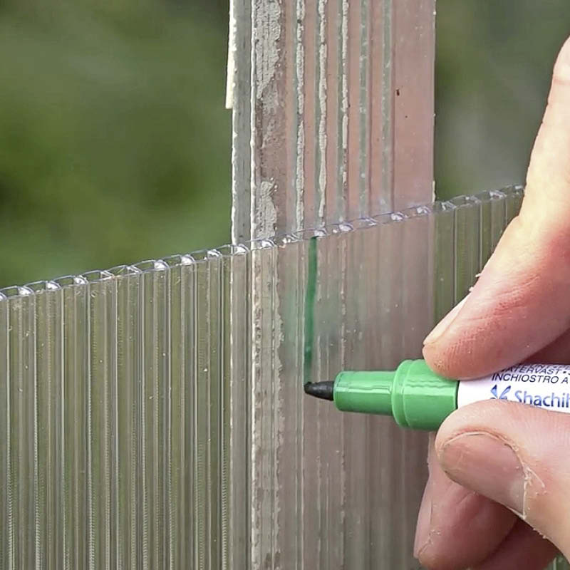 Merk opp platen med en tusj som synes godt