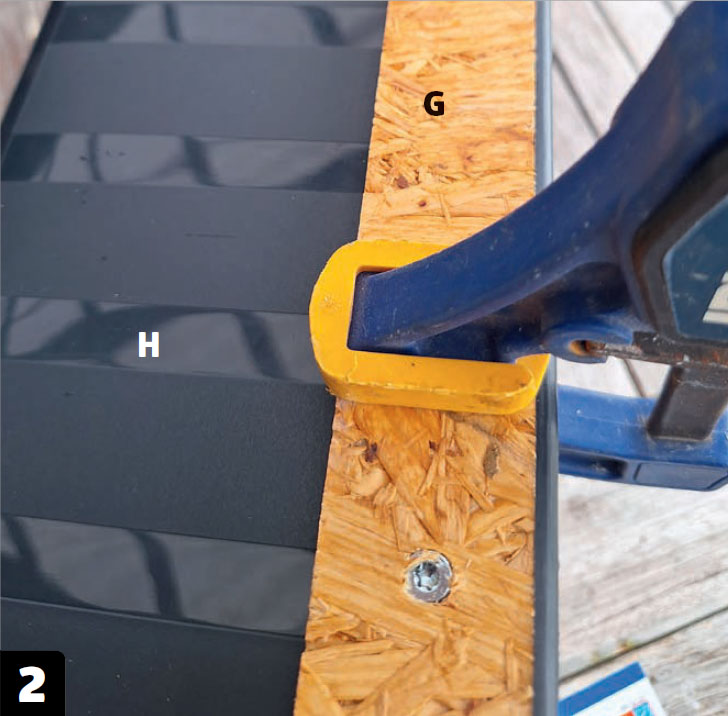 Vertikal hage: Skru sammen avstiverne