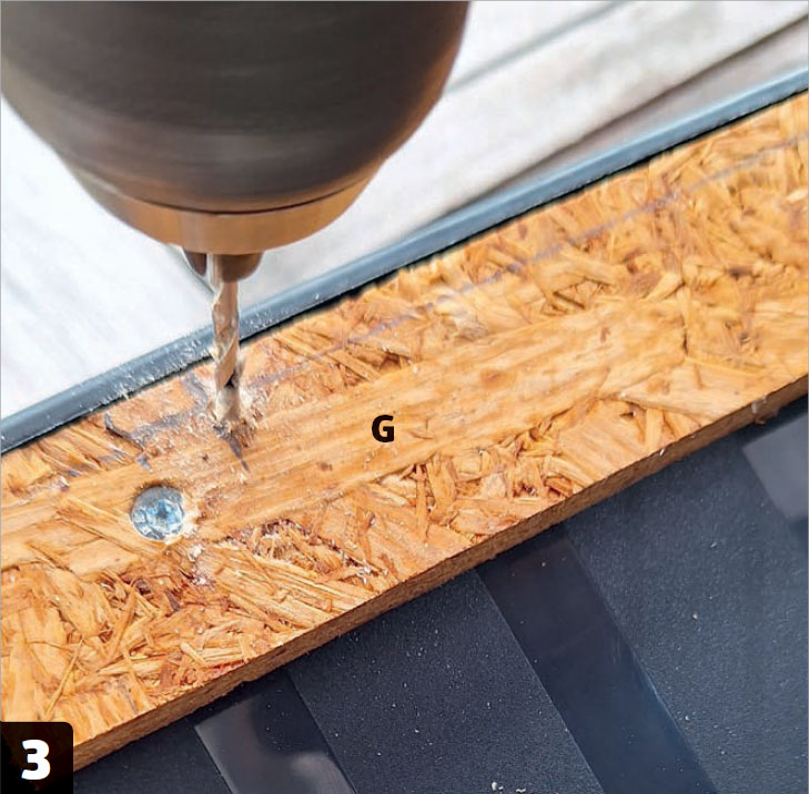 Växtvägg: Förborra för skruvkrokar
