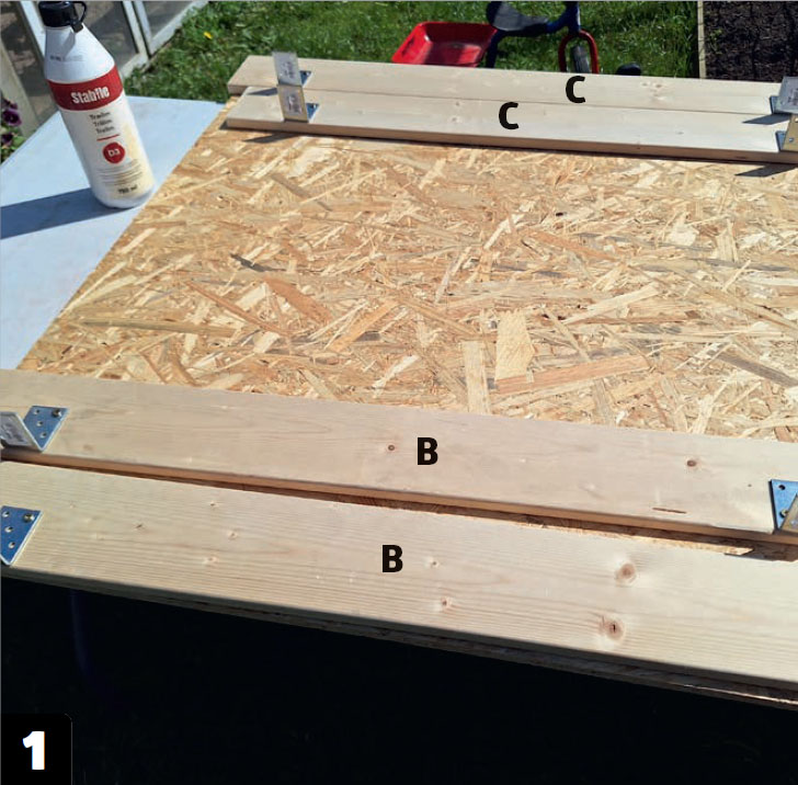 Viherseinä: Asenna kulmaraudat