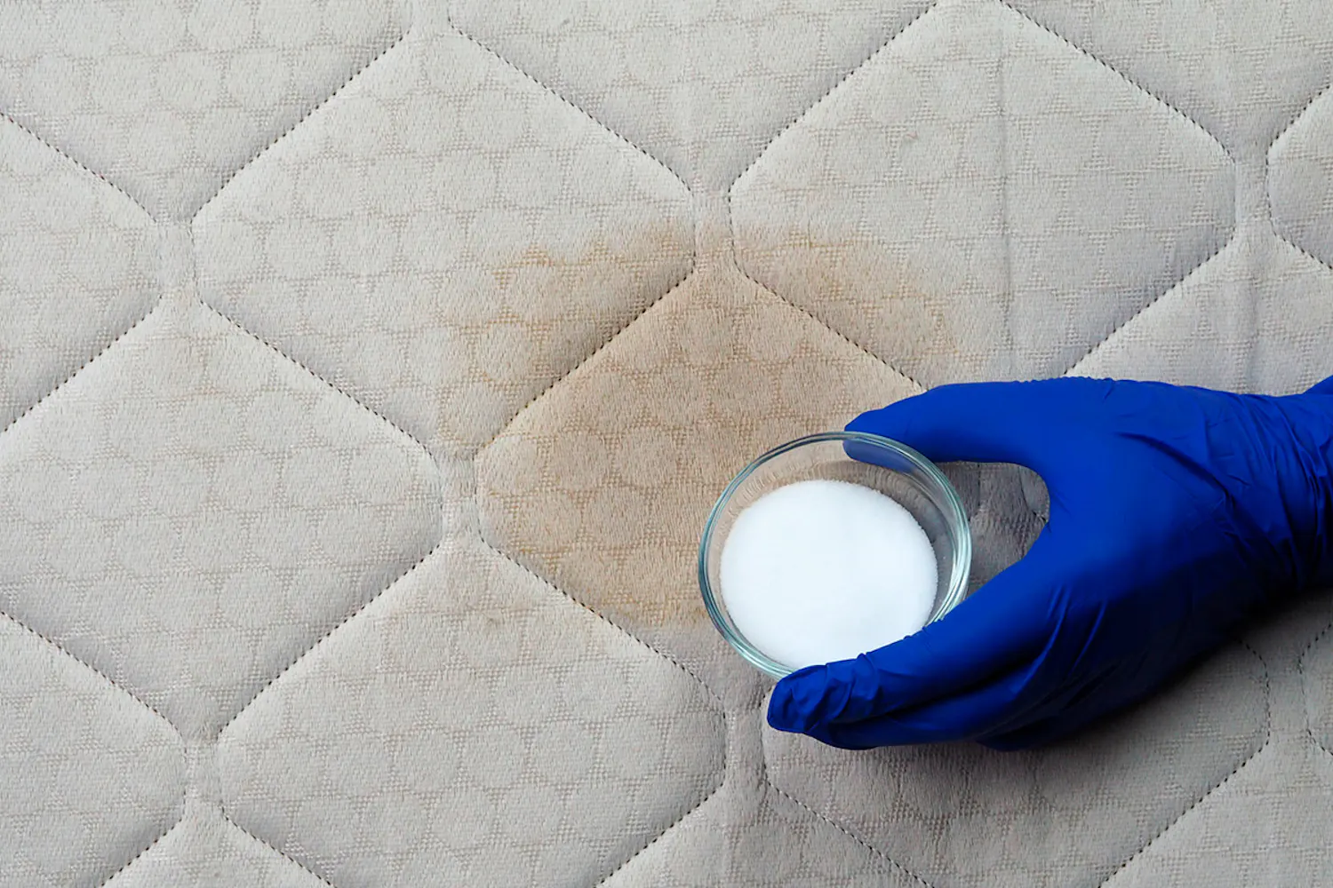 Rengøring af madras med natron: Hướng dẫn chi tiết và các mẹo vệ sinh hiệu quả