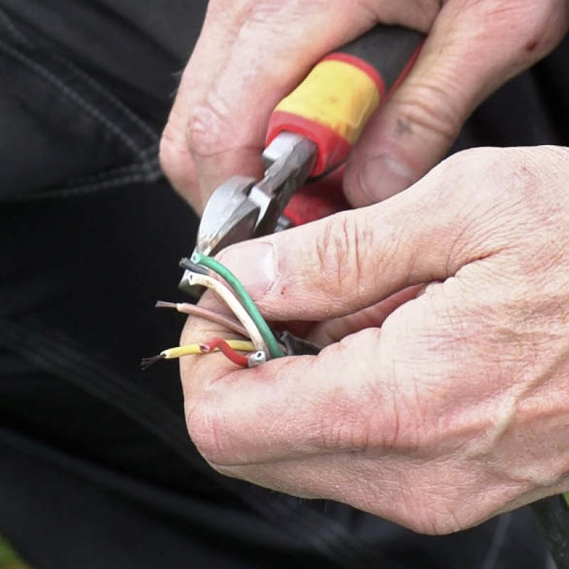 Lys på trailer virker ikke: Afisolér ledningerne