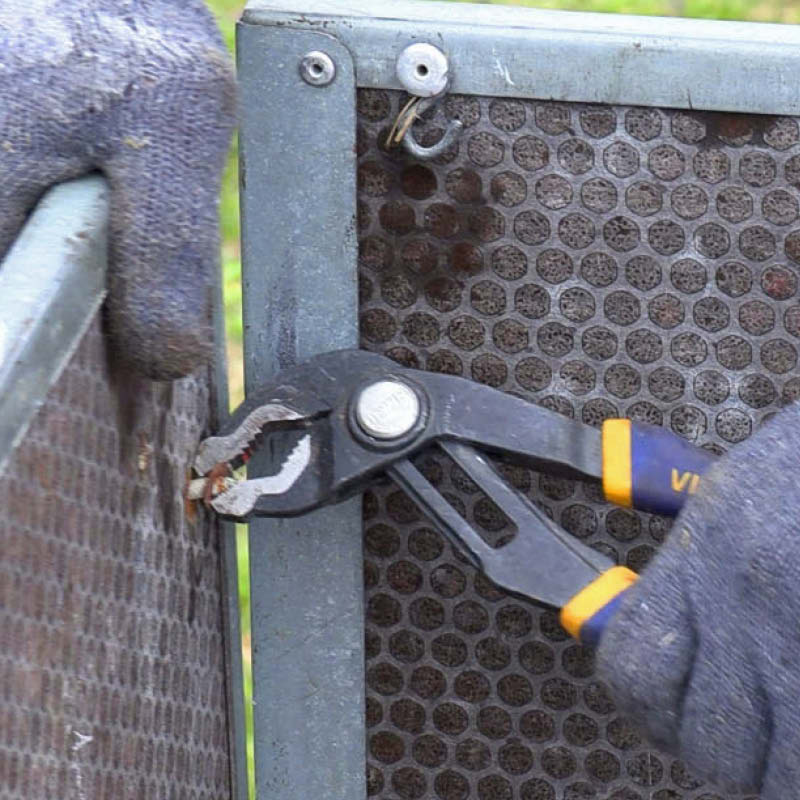 Trailer hængsel: Fjern alle skruer og nitter