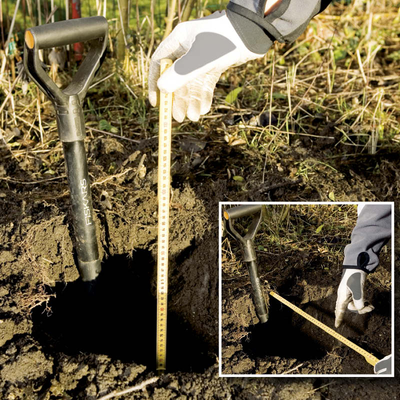 Flaggstång montering: Börja med att gräva ett hål