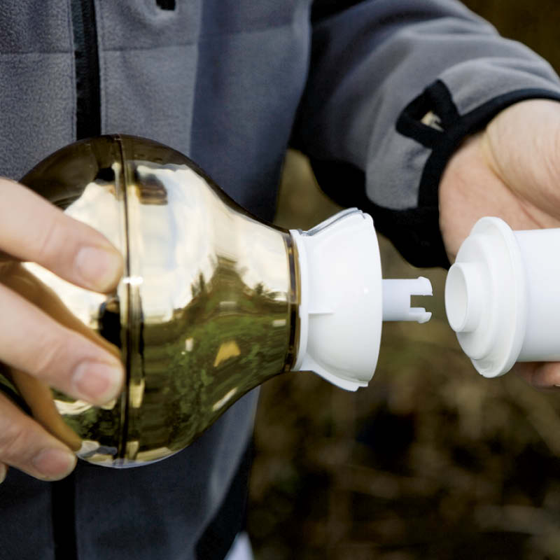 Montera flaggstång: Kulan monteras lätt