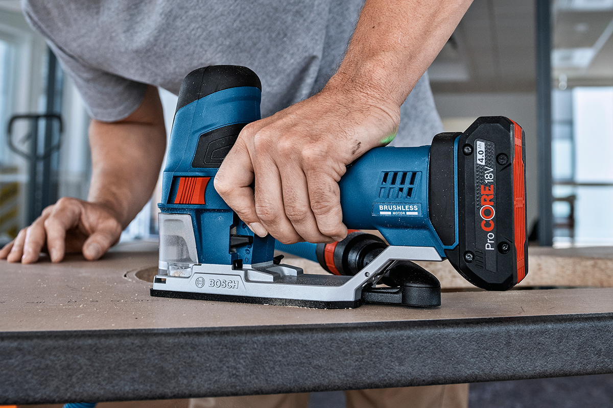 Stabil stiksav fra øverste hylde