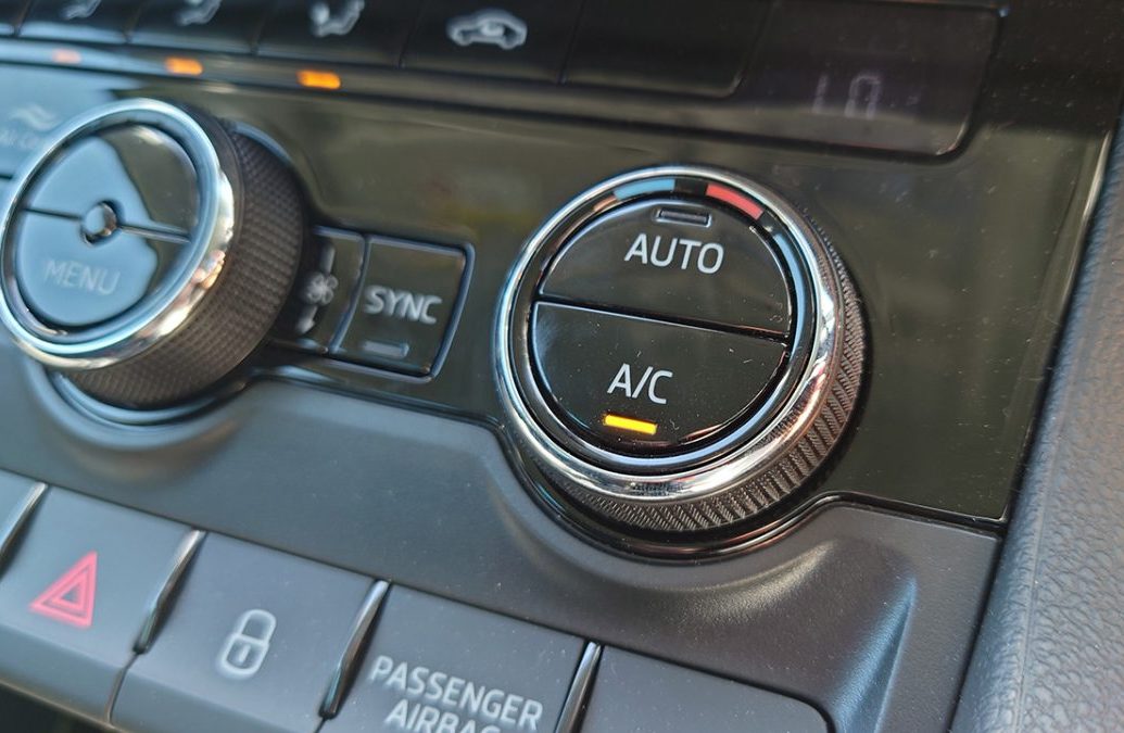 Fjern dug på bilrude