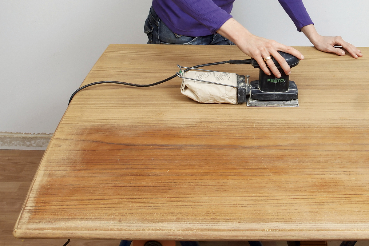 Reparation af lakeret bordplade