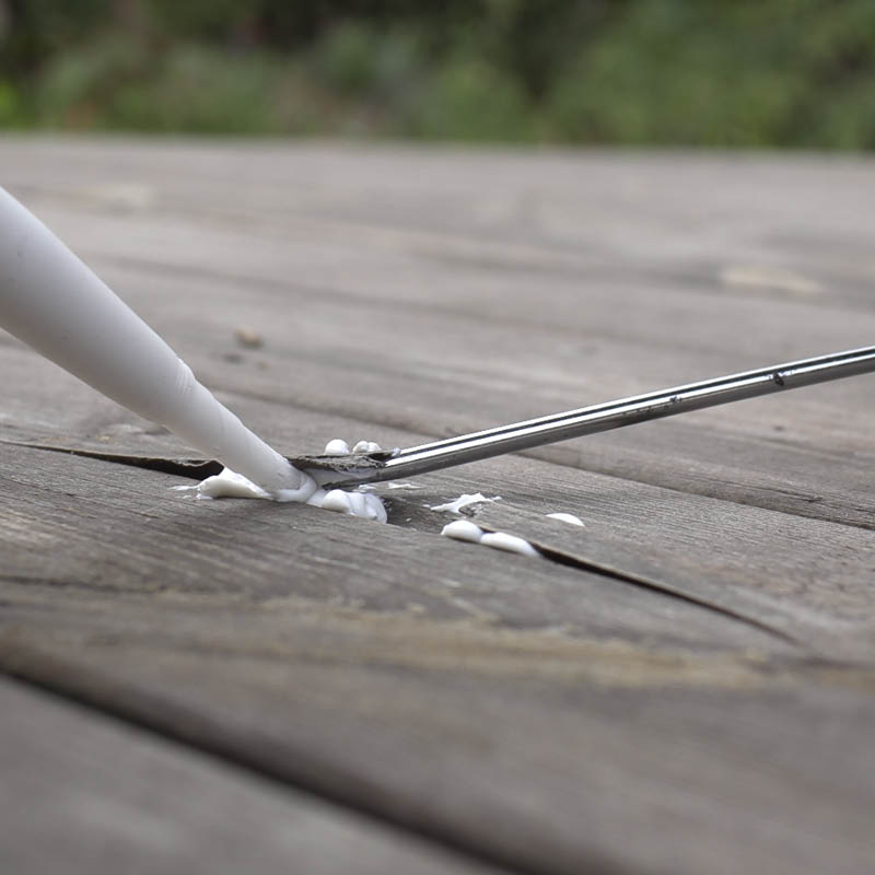 Irtolastu terassilaudassa: Levitä lastun alle reilusti liimaa