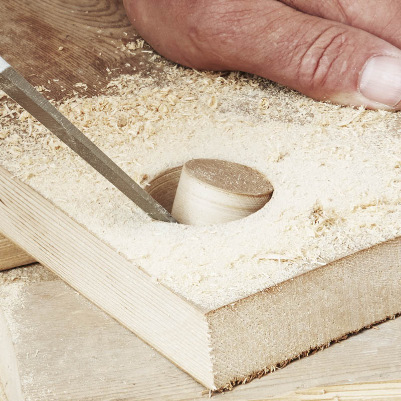 Väännä tappi irti