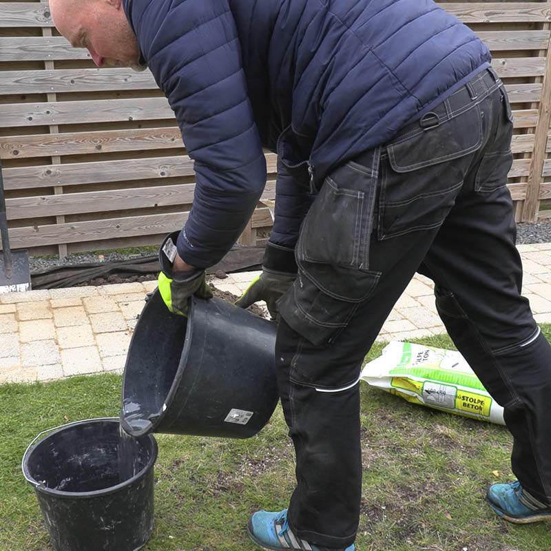 Fliserne skrider: Nu kan du blande beton