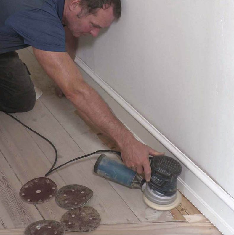 Hiomaton lattialauta: Hio hienommalla hiomapaperilla