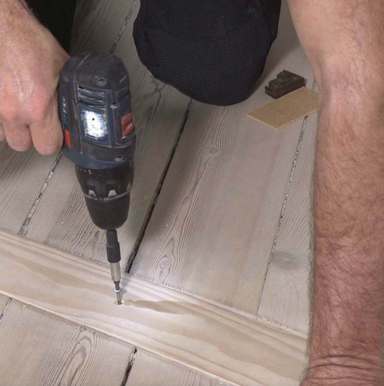 Lattia notkuu jalkojen alla: Ruuvaa lauta kiinni