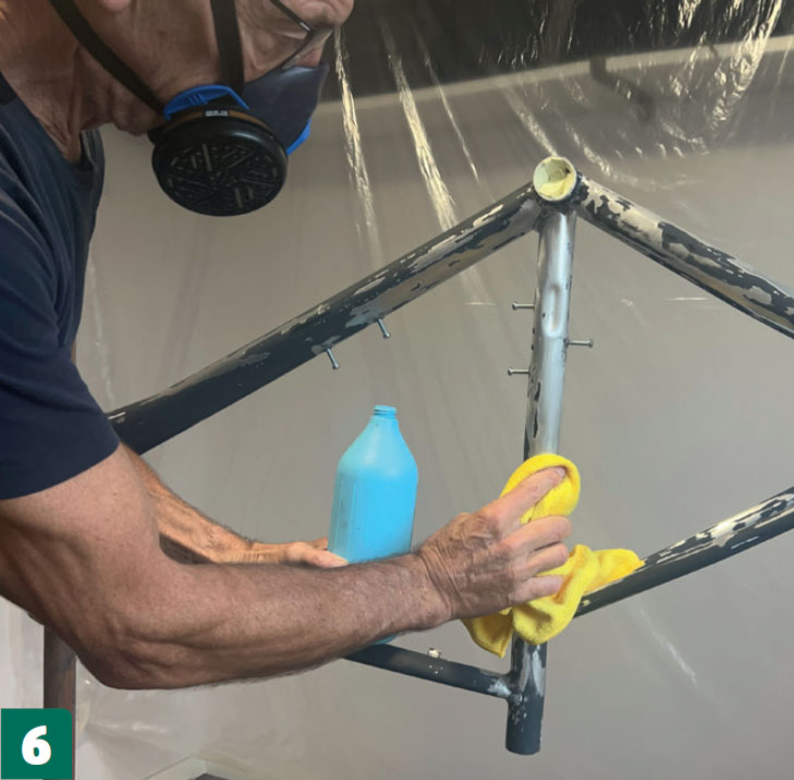 Cykel maling: Fjern alle fedtfingre og andet fedtstof