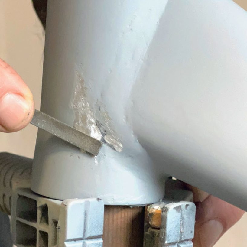 Spraymaling cykel: Ujævnheder og fejl slibes til