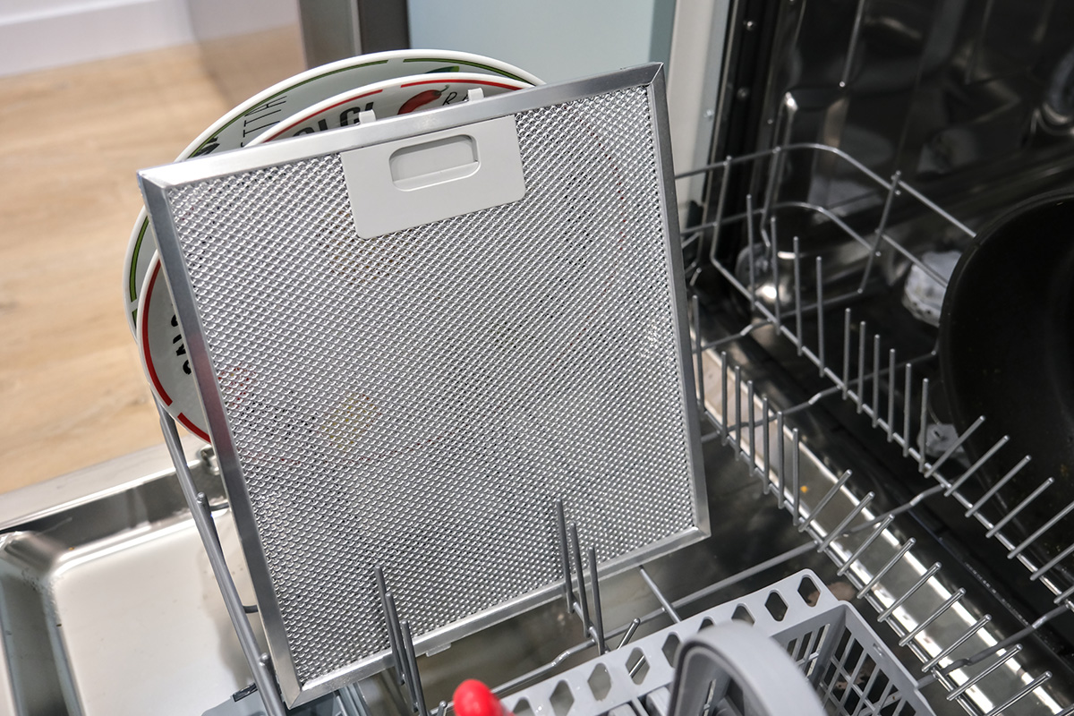 Rengøring af emhætte indvendig