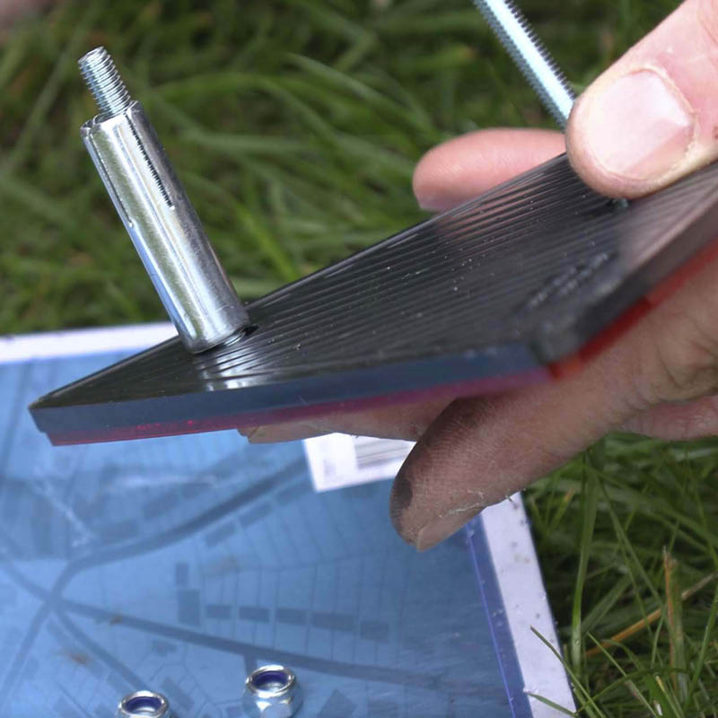 Refleks tilhenger: Sett sammen refleks og bolter