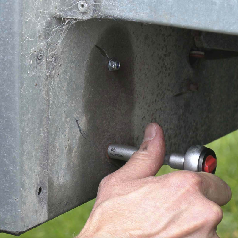 Refleks bak på tilhenger: Spenn refleksen godt fast