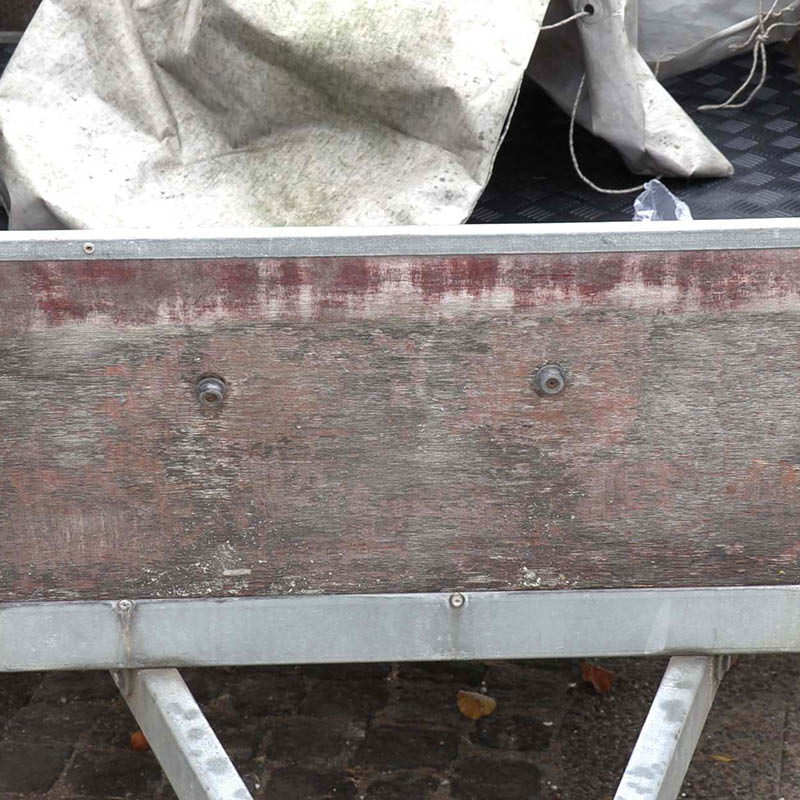 Løse presenning-knapper: Knappene kan løsne