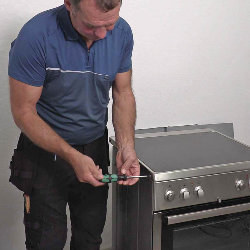 Byta termostat spis: Skruva loss hällens ovansida