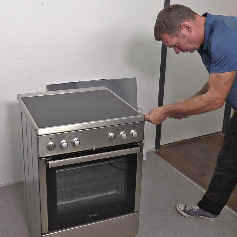 Byta termostat spis: Skruva på överdelen igen