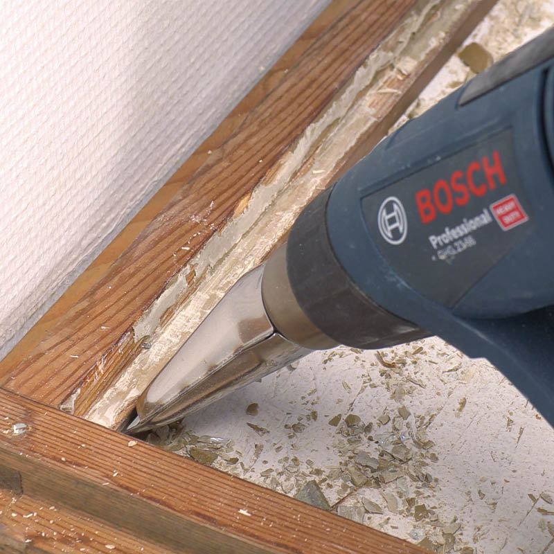 Krakelert vinduskitt: Bruk en varmluftspistol