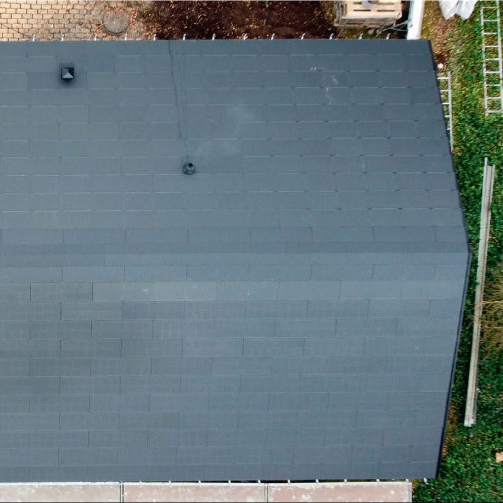 Tag med indbygget solceller: Taget er færdigt