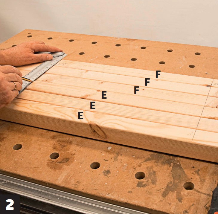 Växthus mot vägg: Markera på stolparna