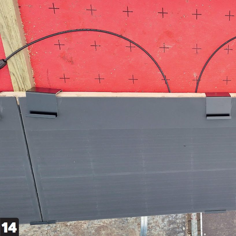 Solceller på tak: Gjenta til du kommer til enden av nederste rekke