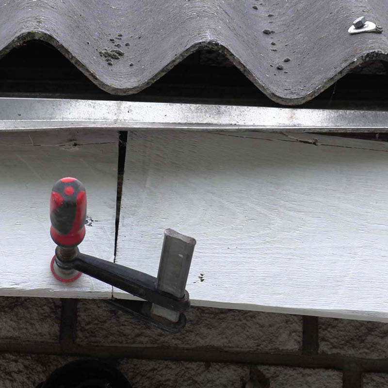 Råddent sternbræt: Husk en tvinge som en tredje hånd