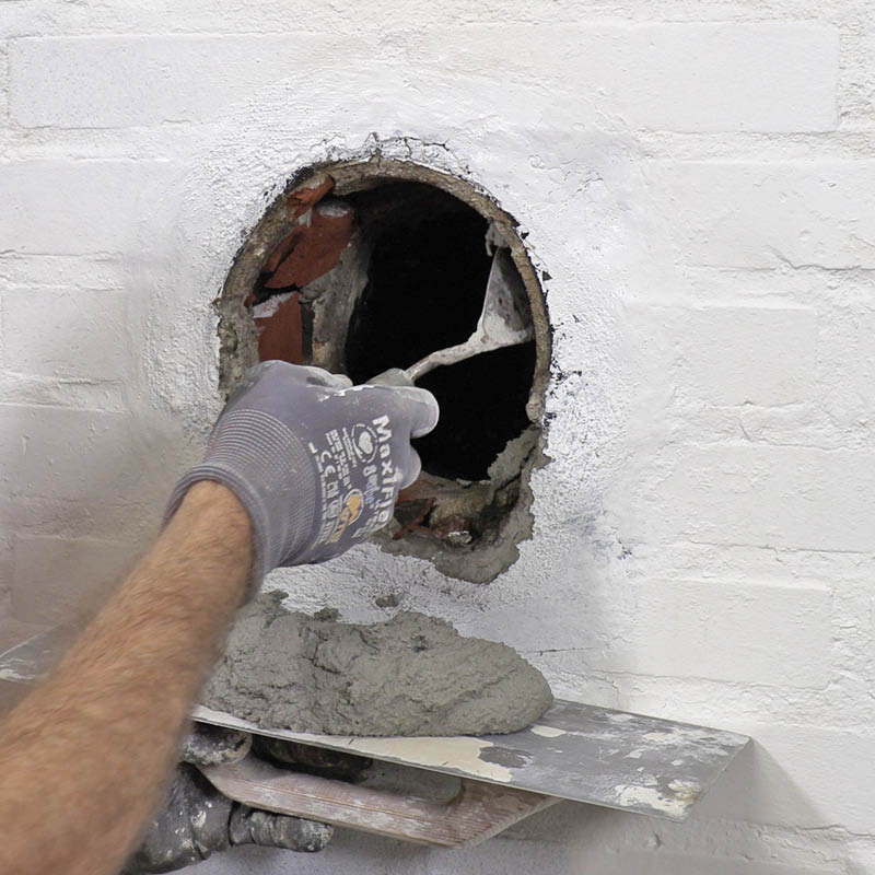 Tette hull i pipe: Legg mørtel på sidene