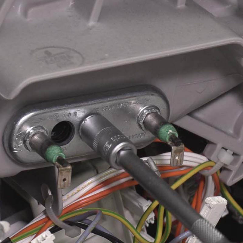 Byta värmeelement tvättmaskin: Skruva loss muttern