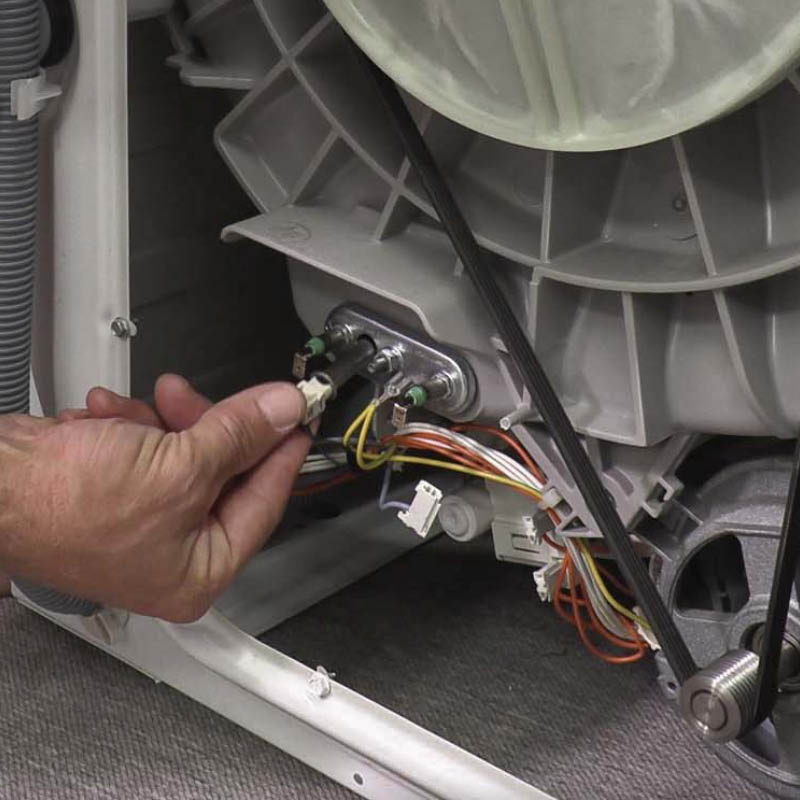 Trasigt värmeelement tvättmaskin: Skruva åt muttern på bulten igen