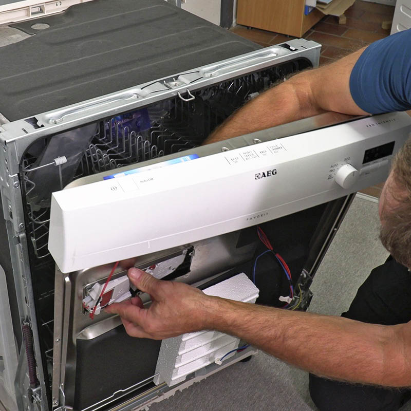 Defekt diskmedelsfack: Diskmedelsfacket kan nu tryckas genom luckan