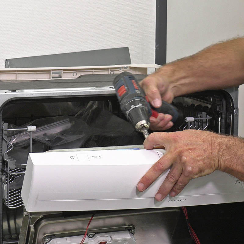 Defekt diskmedelsfack diskmaskin: Ta bort den lilla hjälpskruven