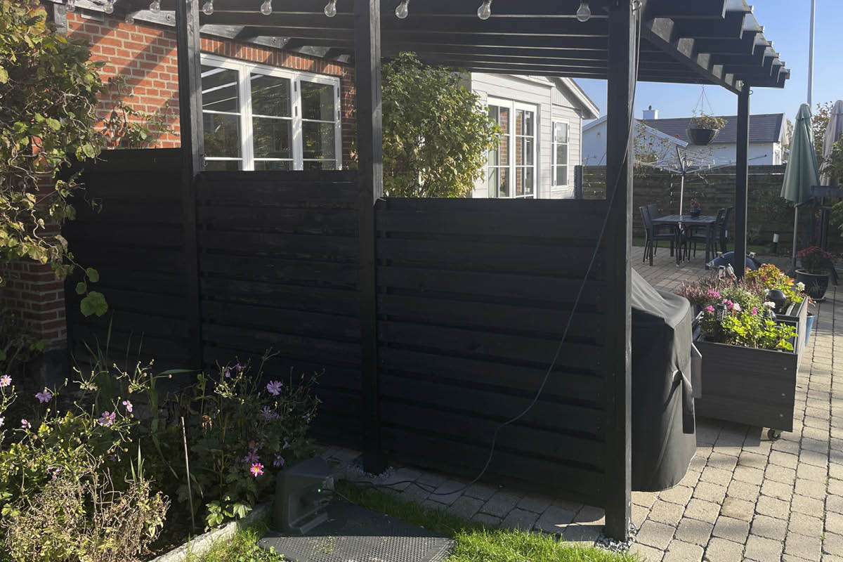 Tuulisuoja terassille: Halvat aitalaudat