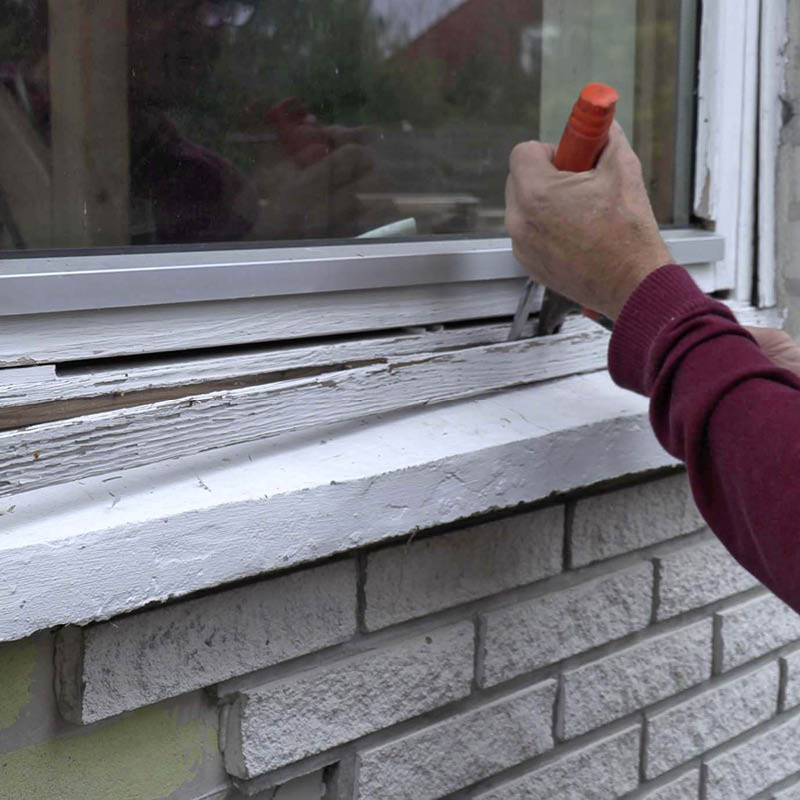 Vinduets bundfuge er ødelagt: Fjern den gamle bundfuge