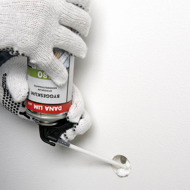 Fyll hullet med pu-skum