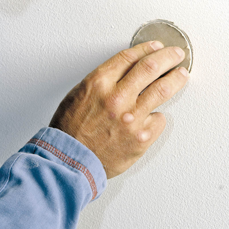 Proppen skal sitte helt i plan med veggen