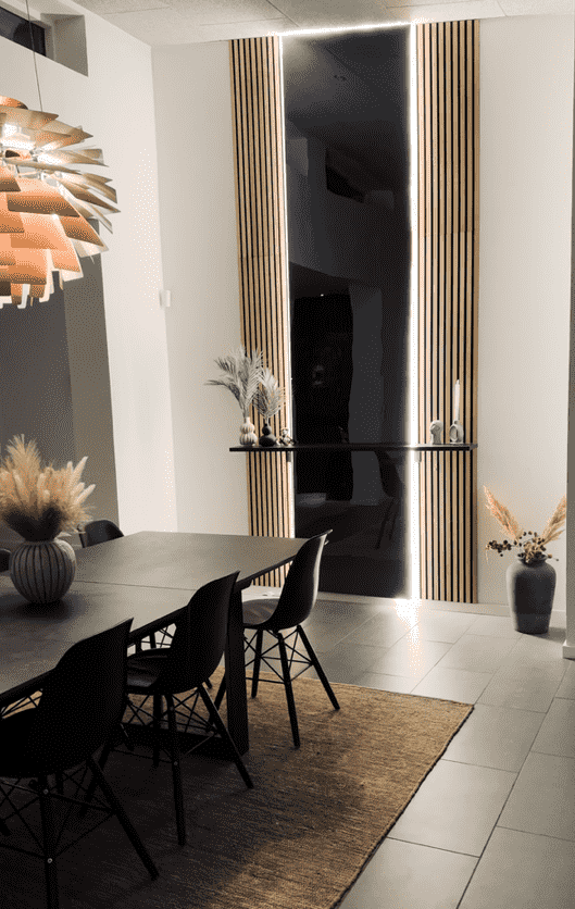 Lyddæmpende spejl i stuen