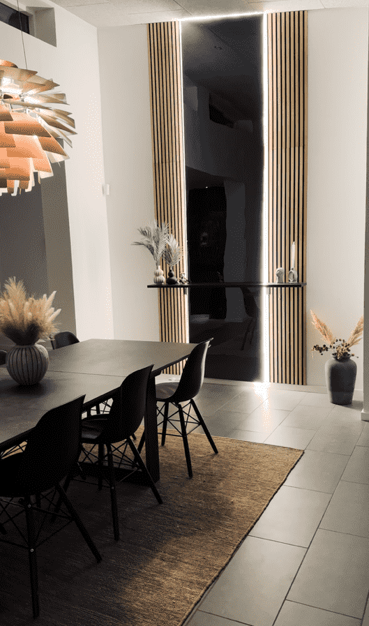 Lyddæmpende spejl i stuen