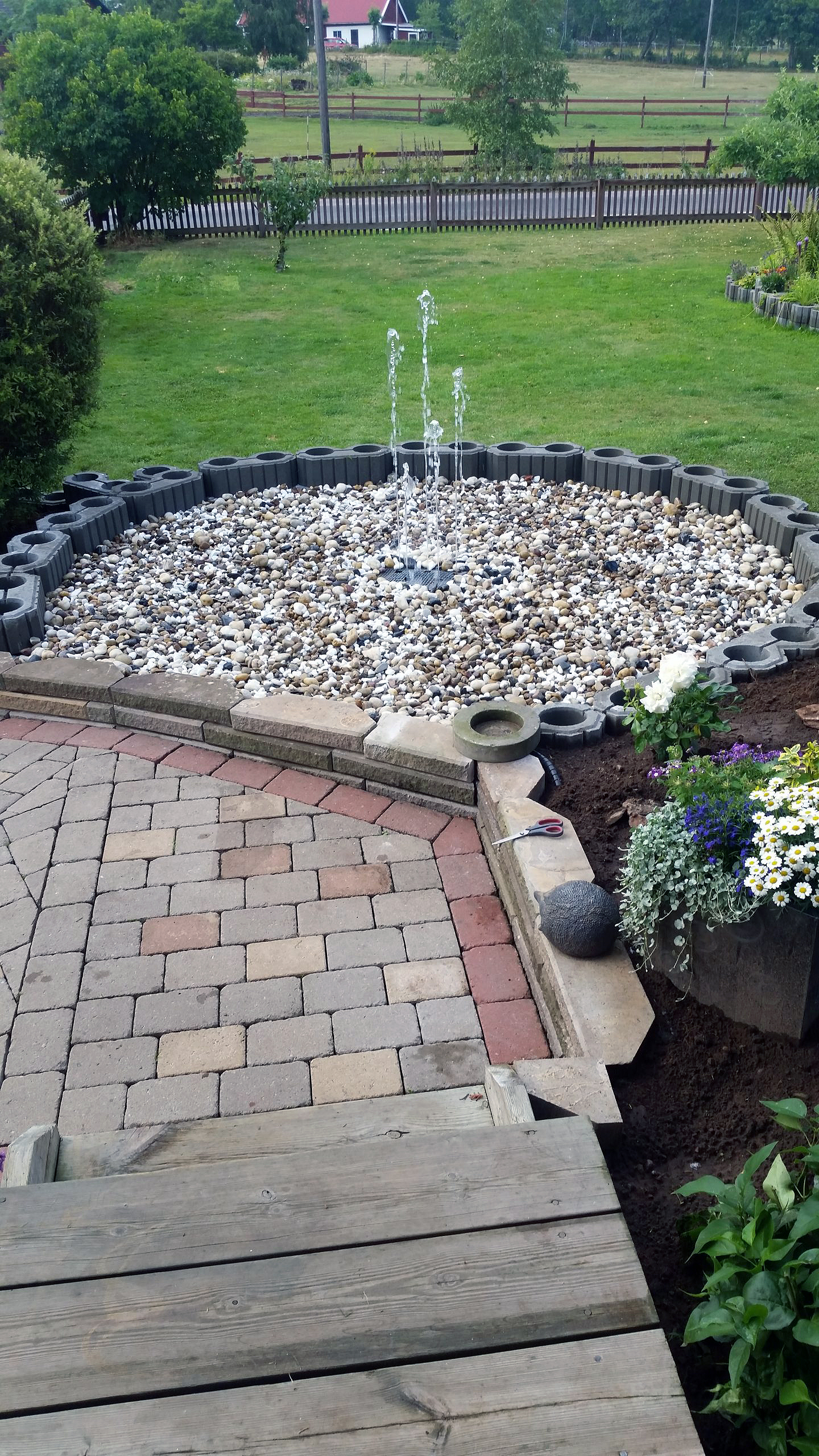 Springvand i stenbed