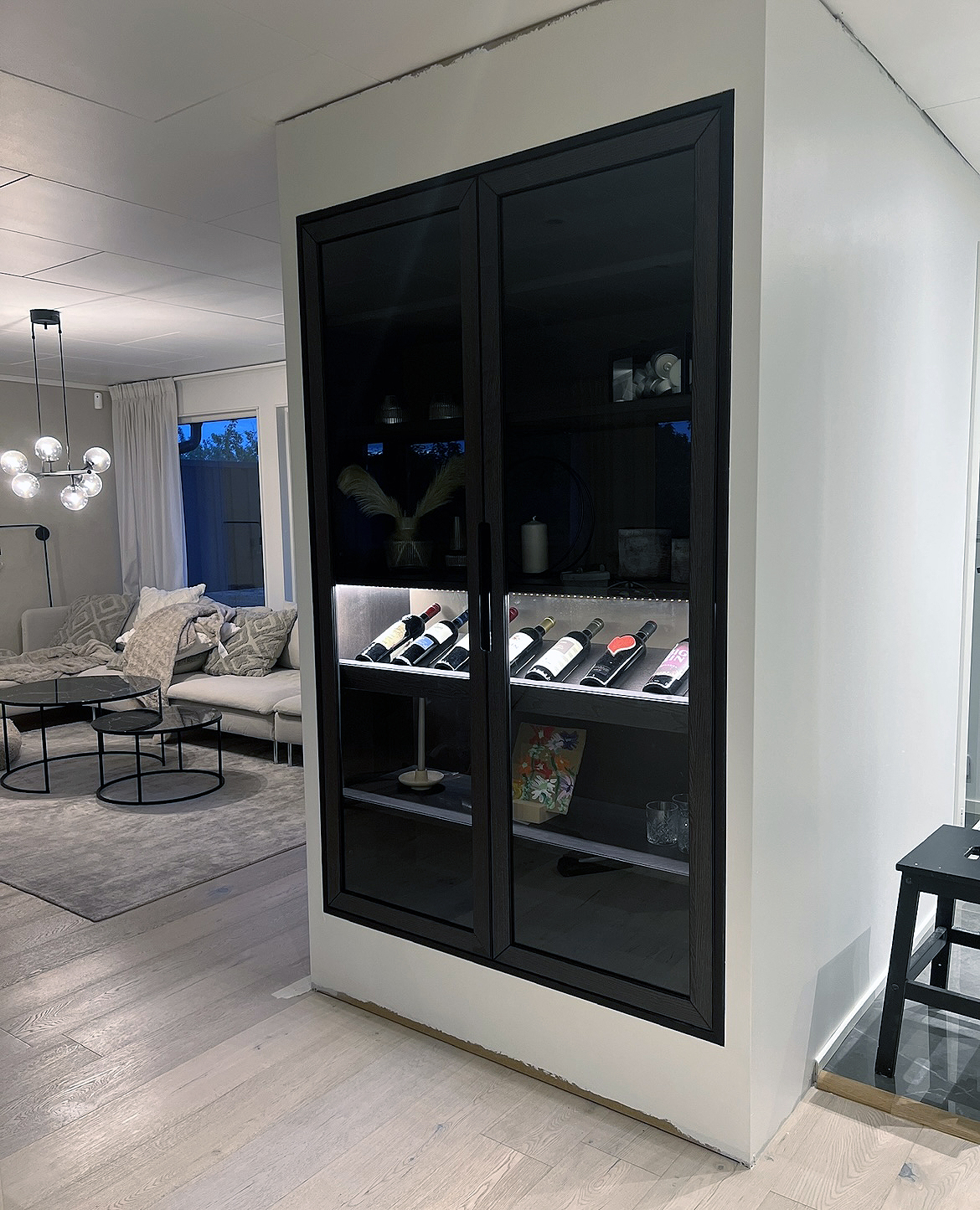 Indbygget vitrineskab