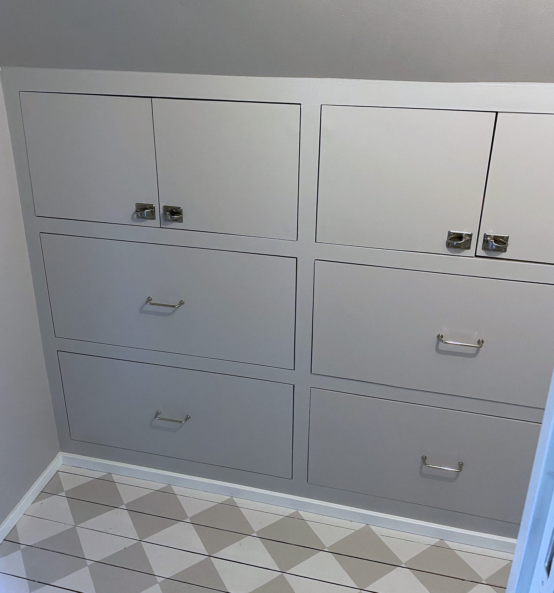 Kommode under skråvæggene