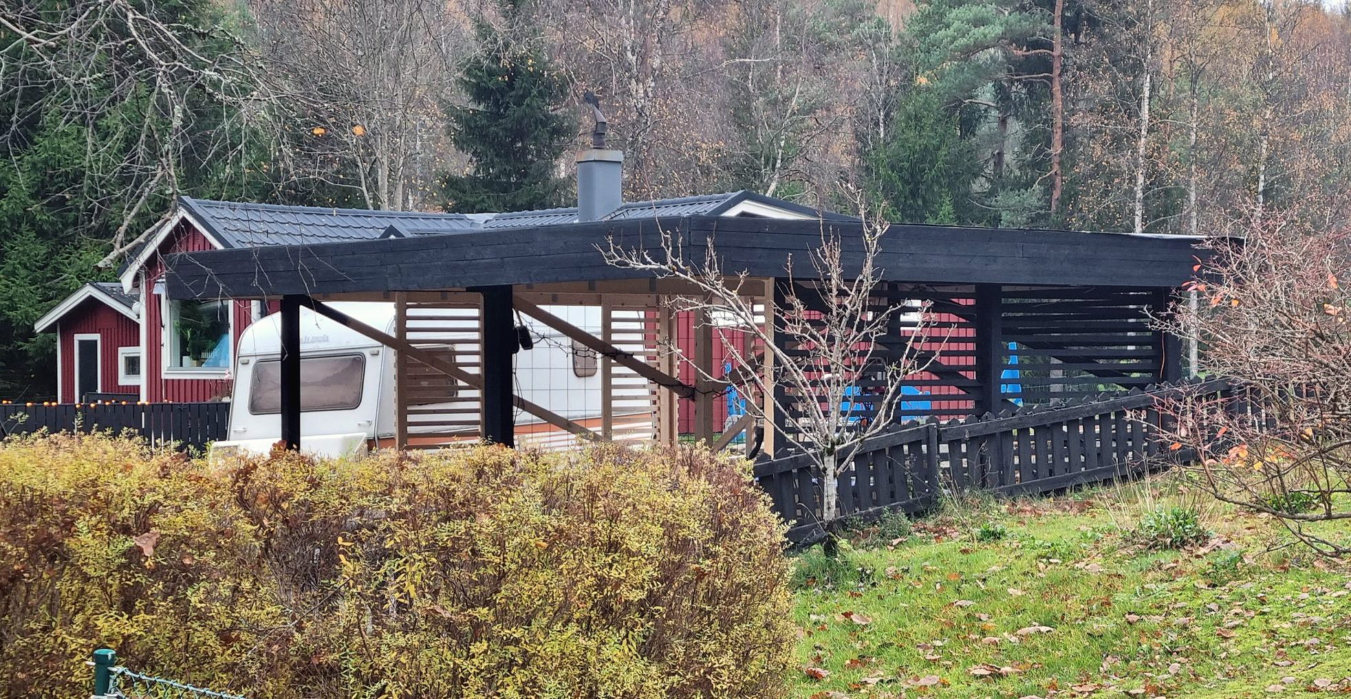 Dobbelt carport med lister